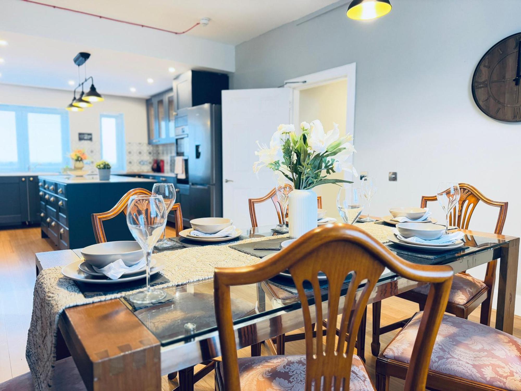 Block 2 Flat 16 Westfield Court Privatunterkunft